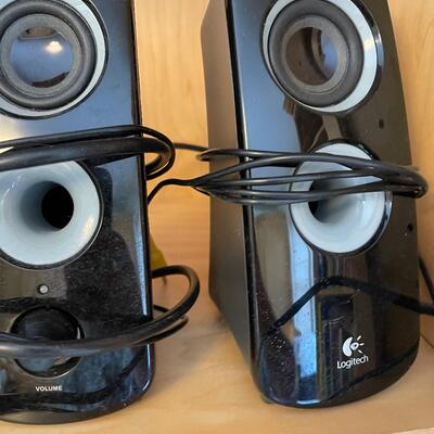 #428U Logitech Speakers 