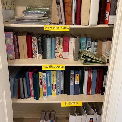 #430U HUGE Lot of Scrapbook Binders 