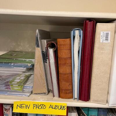 #430U HUGE Lot of Scrapbook Binders 