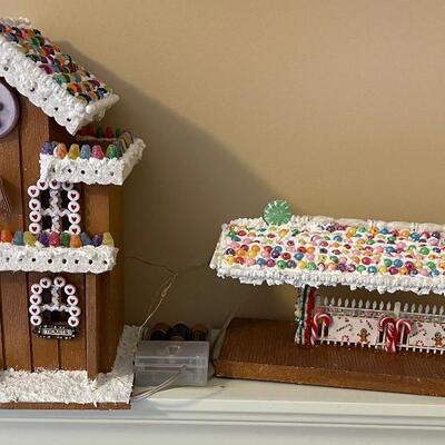 #435U 2 Gingerbread House Train Station with Lighting 