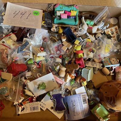 #441U Small Minutes Crafting Supplies #3 Pear Elephant 