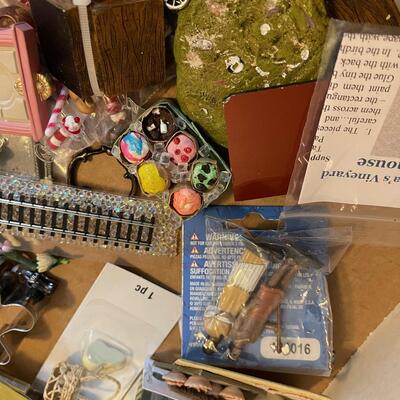 #442U Small Minutes Crafting Supplies #4 Train & Cannon