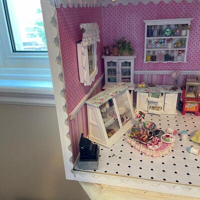 #457U Diorama of the Sweet Shop - CUTE!