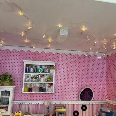 #457U Diorama of the Sweet Shop - CUTE!