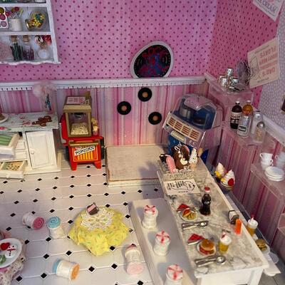 #457U Diorama of the Sweet Shop - CUTE!