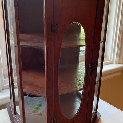 #461U Small Curio or Display 
