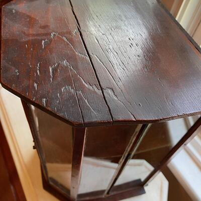 #461U Small Curio or Display 