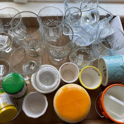 #463U Tray of Glass Ware 