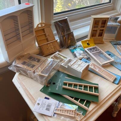 #468U Lot of Doll Furniture 
