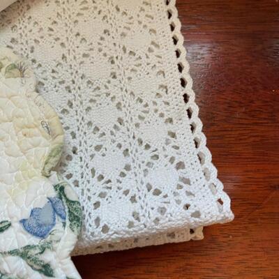 #470U Mixed Lot of Linen 