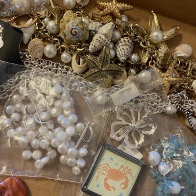 #473U Hawaii Costume Jewelry 