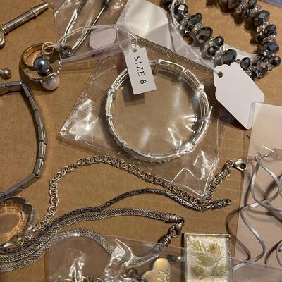 #475U Silver Toned Costume Jewelry Several Pieces of 925