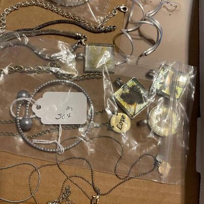 #475U Silver Toned Costume Jewelry Several Pieces of 925