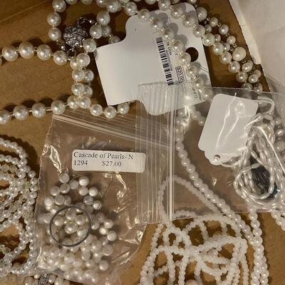 #480U White and Delightsome Pearls of the Sea! 