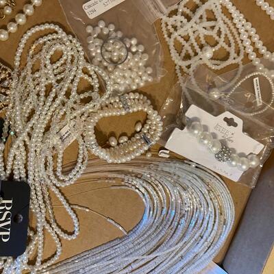 #480U White and Delightsome Pearls of the Sea! 