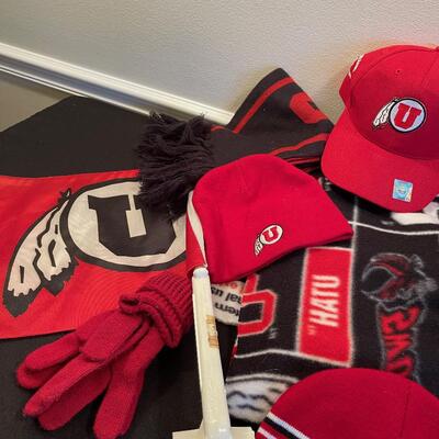 #492U of U Ute Lot: Throw, Hats, Beanies, Gloves 