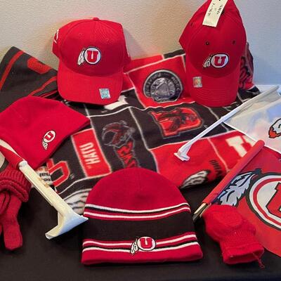 #492U of U Ute Lot: Throw, Hats, Beanies, Gloves 