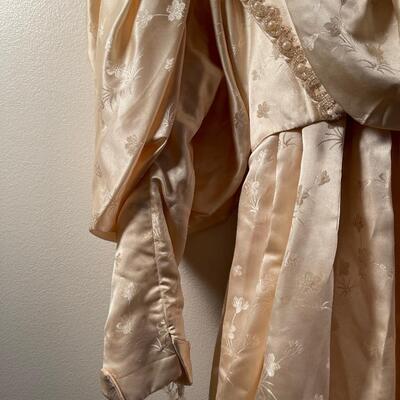#494  ANTIQUE Victorian Dress 