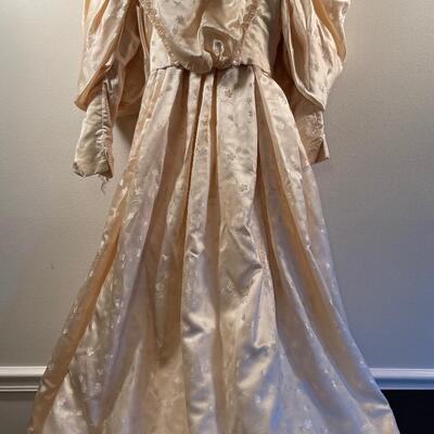 #494  ANTIQUE Victorian Dress 