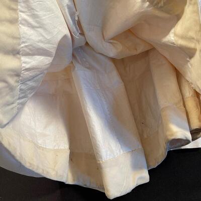 #494  ANTIQUE Victorian Dress 
