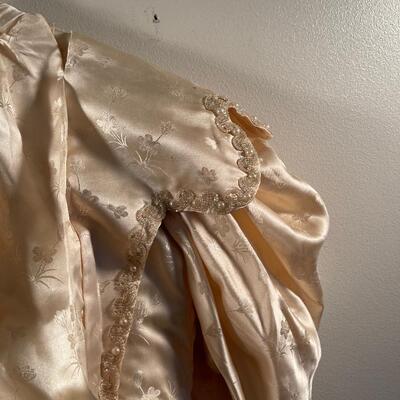 #494  ANTIQUE Victorian Dress 