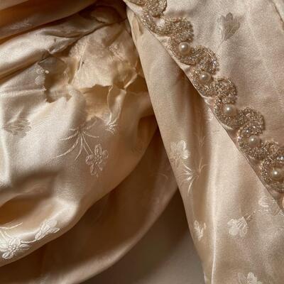 #494  ANTIQUE Victorian Dress 