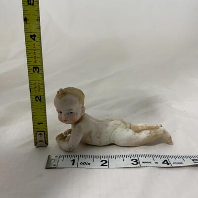 [81] ANTIQUE | Porcelain Baby Laying Down