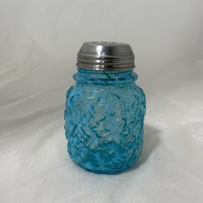 [83] ANTIQUE | Daisy & Fern Pattern | Blue Glass | Apple Blossom Mold | Sugar Shaker