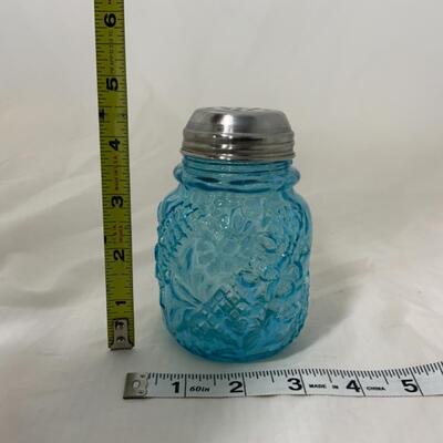 [83] ANTIQUE | Daisy & Fern Pattern | Blue Glass | Apple Blossom Mold | Sugar Shaker