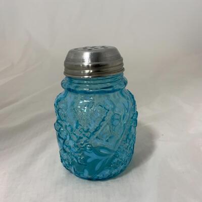 [83] ANTIQUE | Daisy & Fern Pattern | Blue Glass | Apple Blossom Mold | Sugar Shaker
