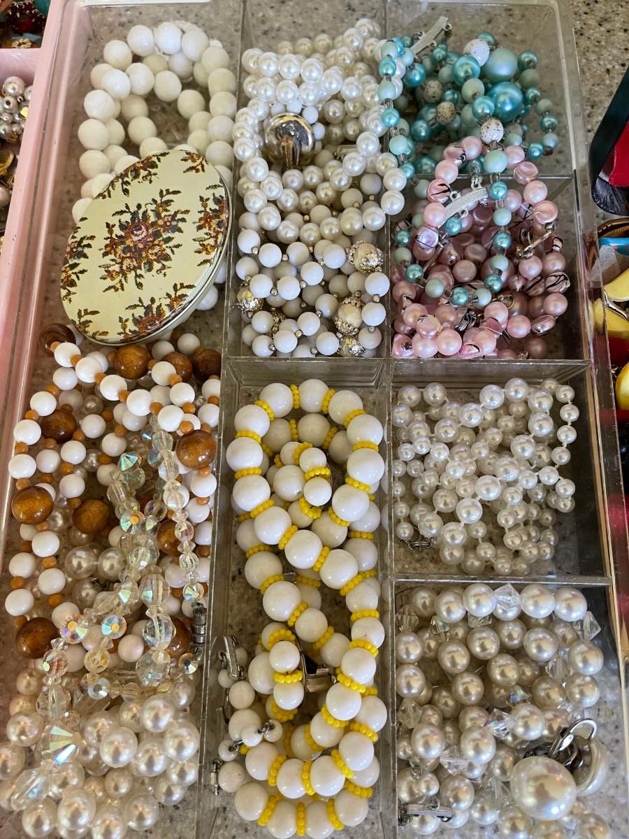 Vintage jewelry lot