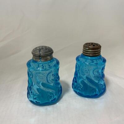 [95] ANTIQUE | 1902 | Northwood Blue Shakers | S Repeat Pattern