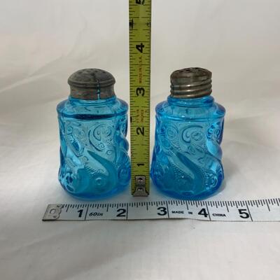 [95] ANTIQUE | 1902 | Northwood Blue Shakers | S Repeat Pattern