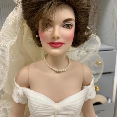 Jackie Kennedy Franklin Mint Heirloom 16 inches