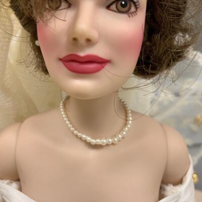 Jackie Kennedy Franklin Mint Heirloom 16 inches