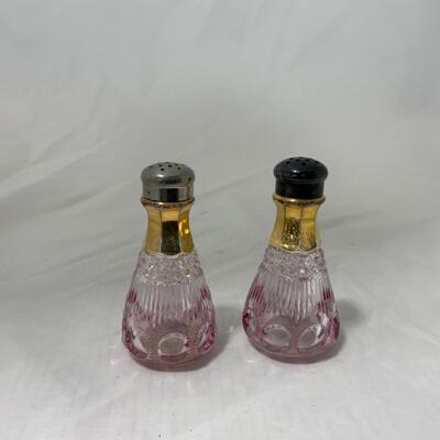 [103] ANTIQUE | Stained Pink Glass | Salt and Pepper Shakers