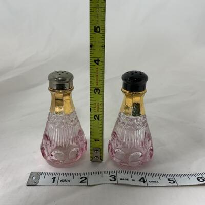 [103] ANTIQUE | Stained Pink Glass | Salt and Pepper Shakers