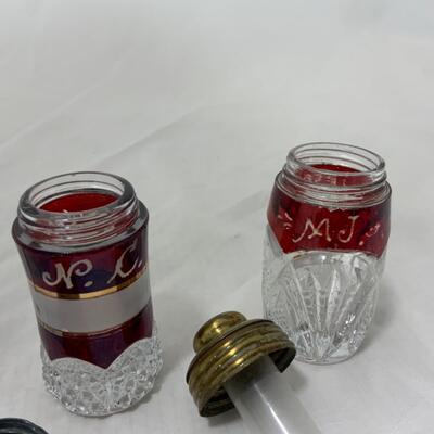 [104] ANTIQUE | 1909 | 1898 | Ruby Flash Shakers | Fancy Insert Lid