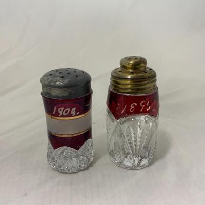 [104] ANTIQUE | 1909 | 1898 | Ruby Flash Shakers | Fancy Insert Lid