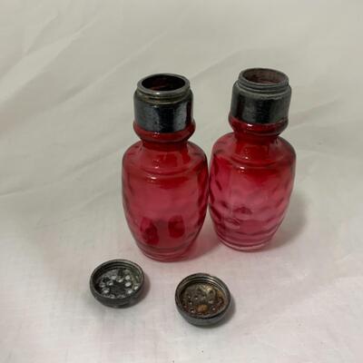 [106] VINTAGE | Cranberry Glass | Dimple Pattern | Salt and Pepper