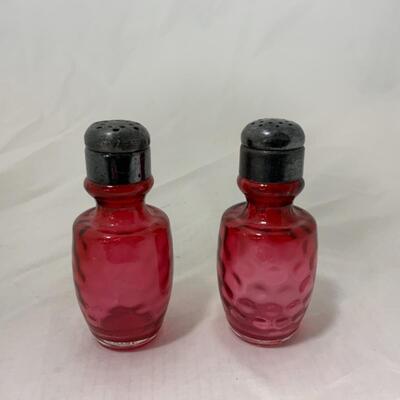 [106] VINTAGE | Cranberry Glass | Dimple Pattern | Salt and Pepper