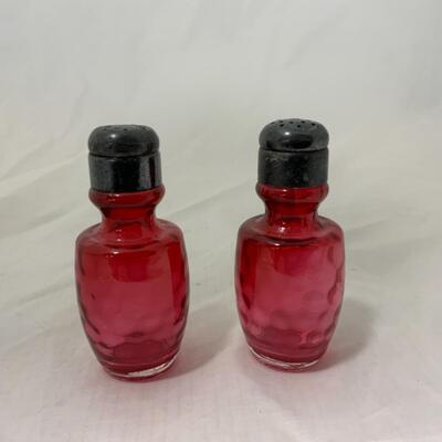[106] VINTAGE | Cranberry Glass | Dimple Pattern | Salt and Pepper
