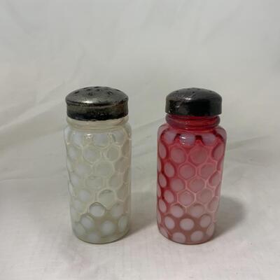 [108] ANTIQUE | Coin Dot Optic | Cranberry | Salt and Pepper