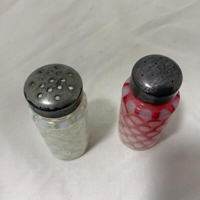 [108] ANTIQUE | Coin Dot Optic | Cranberry | Salt and Pepper