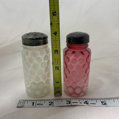 [108] ANTIQUE | Coin Dot Optic | Cranberry | Salt and Pepper