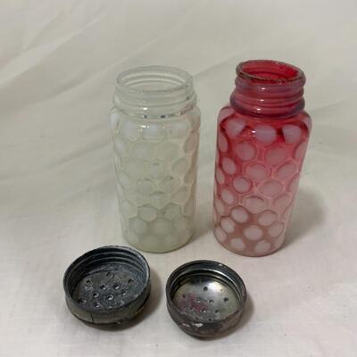 [108] ANTIQUE | Coin Dot Optic | Cranberry | Salt and Pepper