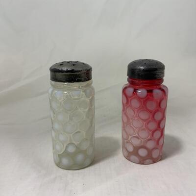 [108] ANTIQUE | Coin Dot Optic | Cranberry | Salt and Pepper