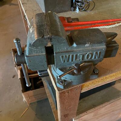 Large Wilton bench vise 