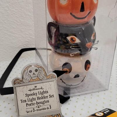 Lot 118: Assorted NEW Halloween Women's Socks, Tea Light Holder Set + Hallmark JAMMIN JACK-O-LANTERN (Works)