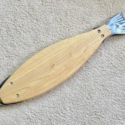 Lot 133 Aluminum & Wood Fish Platter Serving Carving 34"